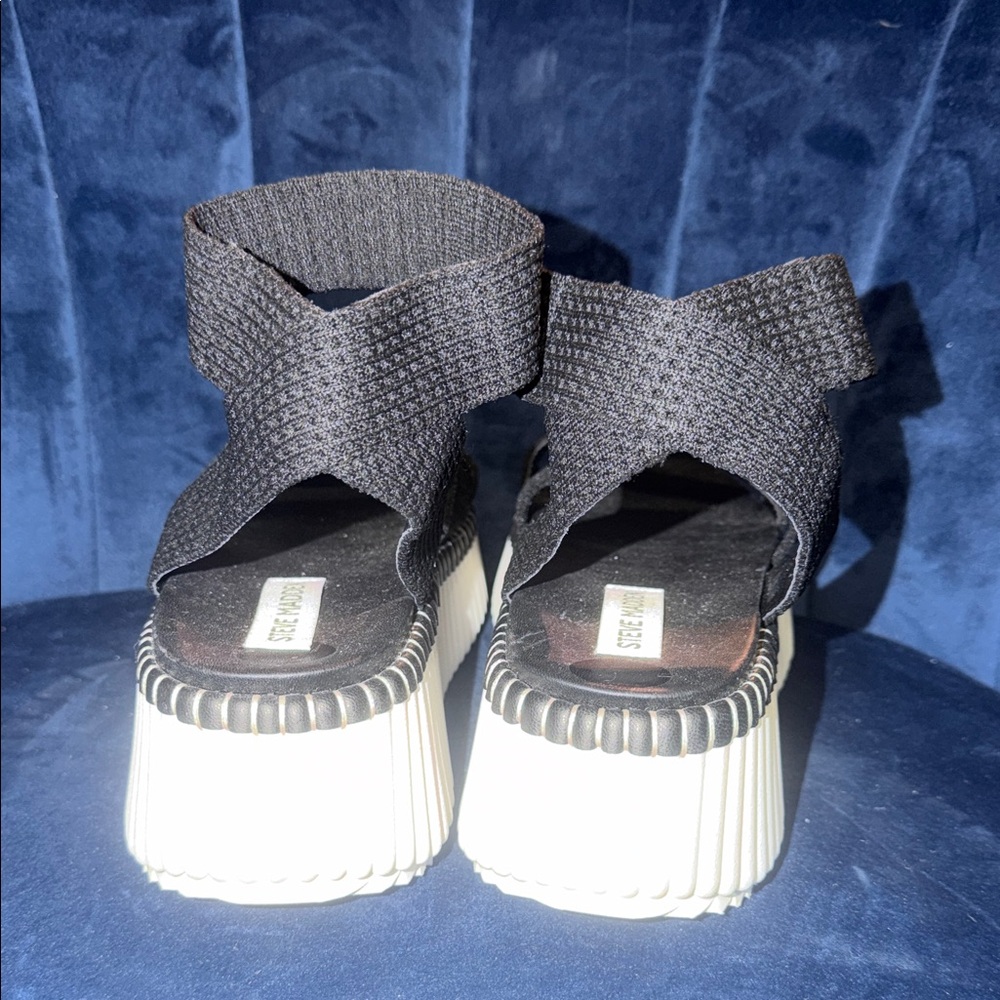 Steve Madden Black and White Strappy Platform Sandals Size 9 - Picture 3 of 6